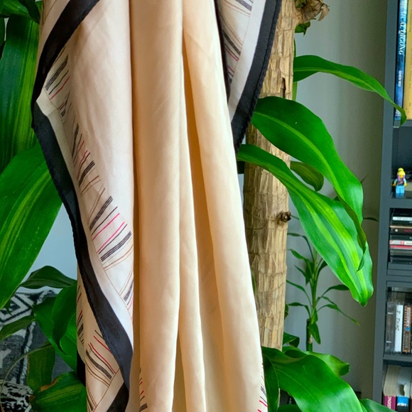 Beautiful silk square scarf, never wore, brand new - Picture 2 of 3